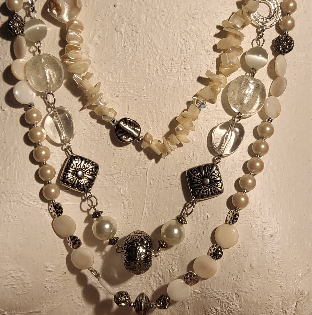Nwot White House Black Market Eegant Multi-Layered Pearl And Silver Necklace